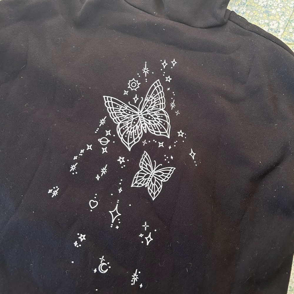 GRAPHIC HOODIE